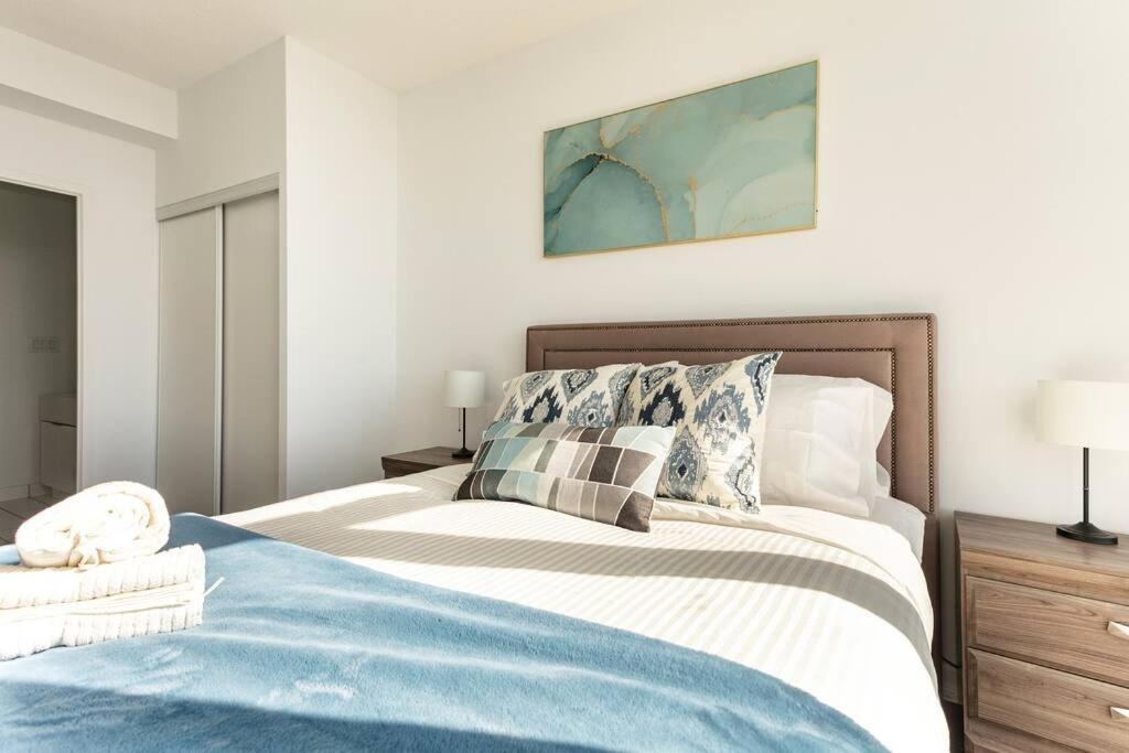 Luxury Downtown Lakeview & City View Condo トロント エクステリア 写真