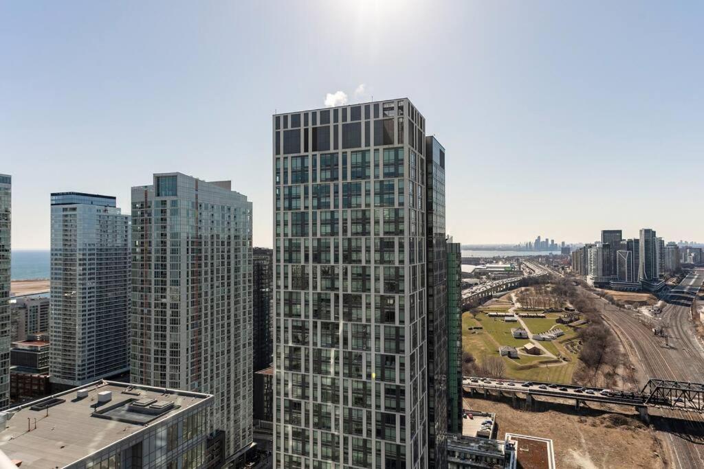Luxury Downtown Lakeview & City View Condo トロント エクステリア 写真