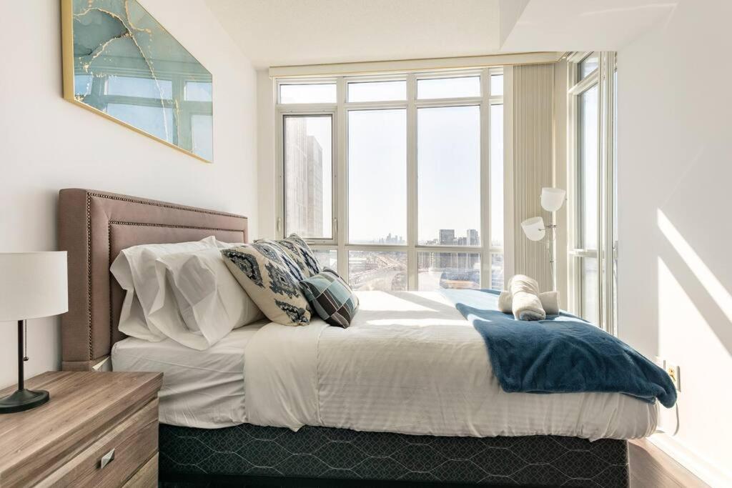 Luxury Downtown Lakeview & City View Condo トロント エクステリア 写真
