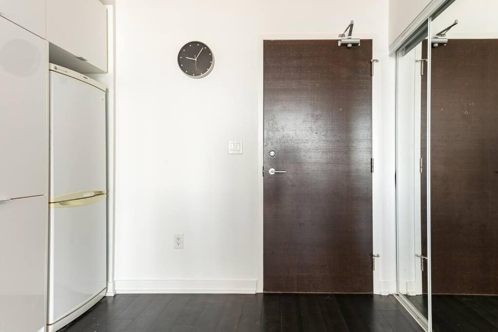 Luxury Downtown Lakeview & City View Condo トロント エクステリア 写真