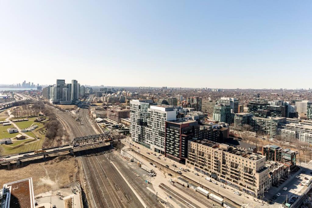 Luxury Downtown Lakeview & City View Condo トロント エクステリア 写真